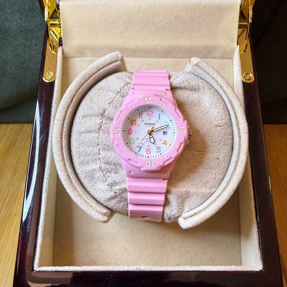 Casio Resin Ladies' Dive Watch 100M Pink LRW-200H, 32mm - Picture 1 of 5